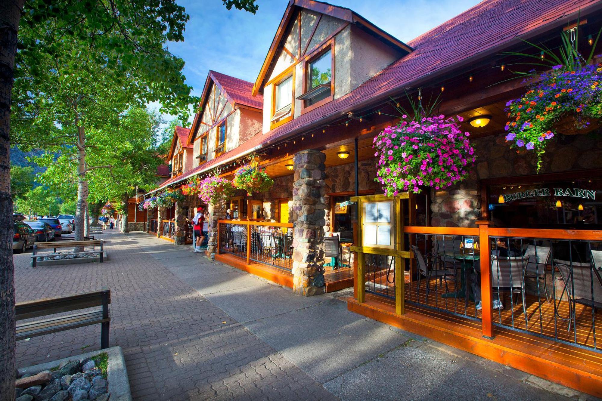Bayshore Inn & Spa Waterton Exterior foto